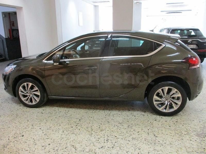Usado Citroën DS4 Style 120 CV (88 kW) 2014 Marrón Utilitario