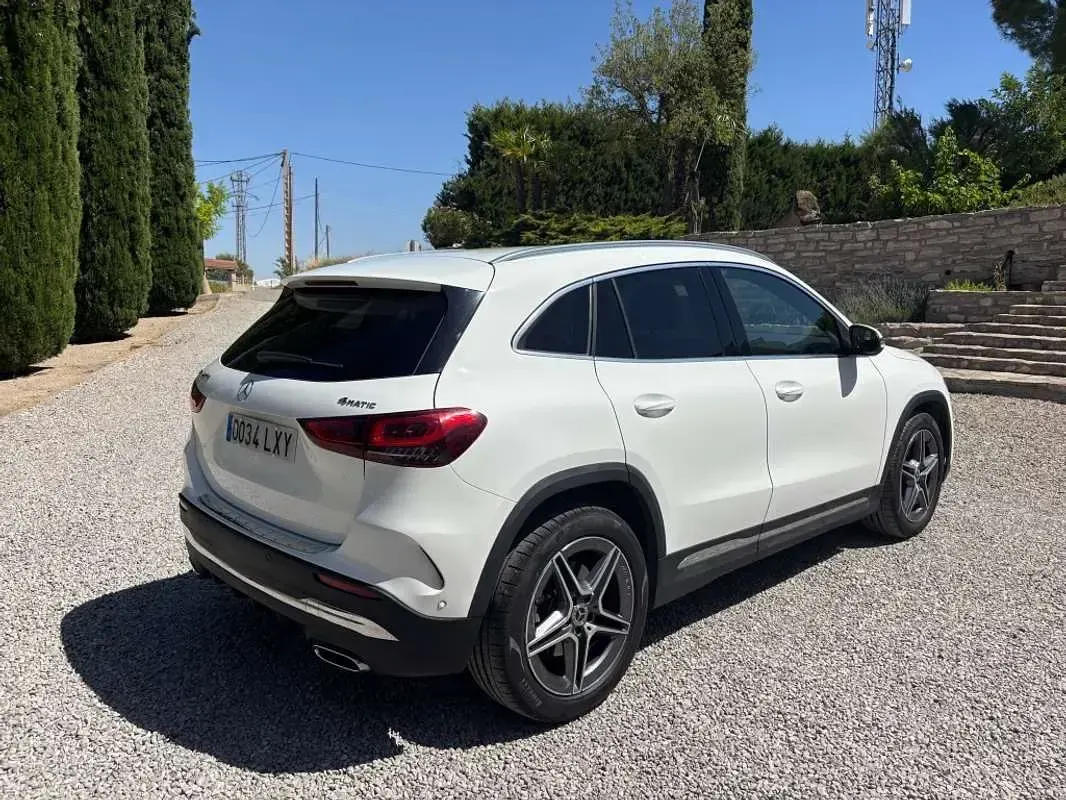 Usado Mercedes GLA220 190 CV (139 kW) 2022 Blanco SUV