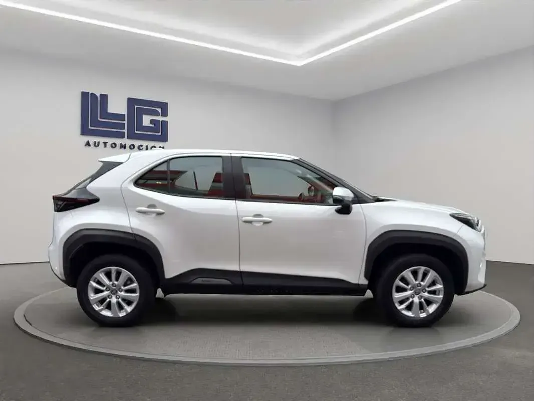 Usado Toyota Yaris Cross Active 116 CV (85 kW) 2022 Blanco SUV
