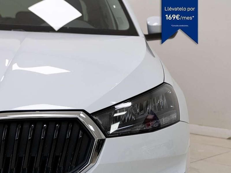 Usado Skoda Fabia Selection 95 CV (69 kW) 2024 Blanco Utilitario