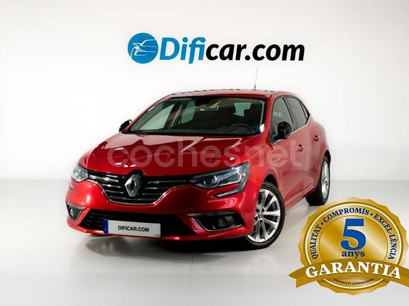 Usado Renault Mégane IV Zen 131 CV (96 kW) 2017 Rojo Berlina
