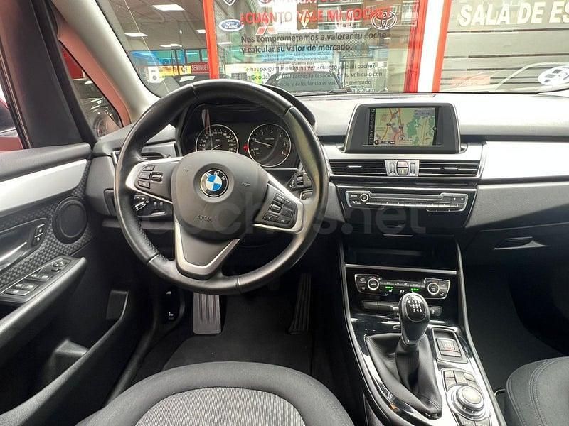 Usado BMW 218 Comfort Edition 150 CV (110 kW) 2015 Granate Familiar