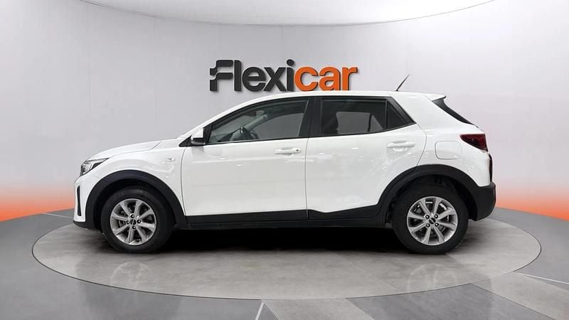 Usado Kia Stonic 84 CV (61 kW) 2022 Blanco SUV