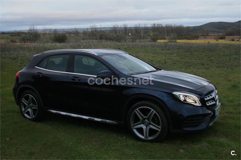 Usado Mercedes GLA200 136 CV (100 kW) 2017 Azul SUV