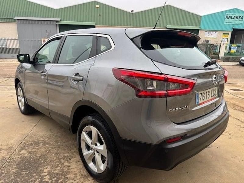 Usado Nissan Qashqai Acenta 115 CV (84 kW) 2019 Gris / plata SUV