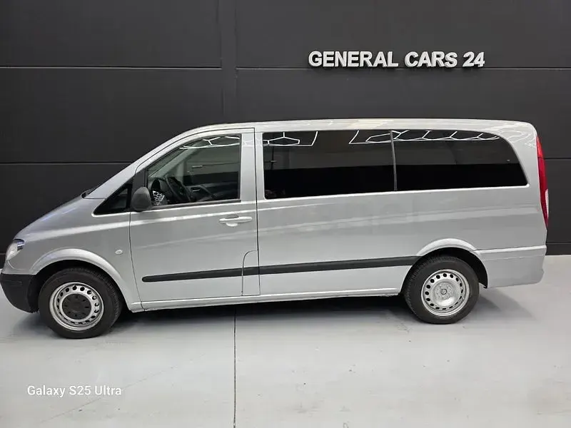 Usado Mercedes Viano 163 CV (119 kW) 2011 Gris / plata Monovolumen