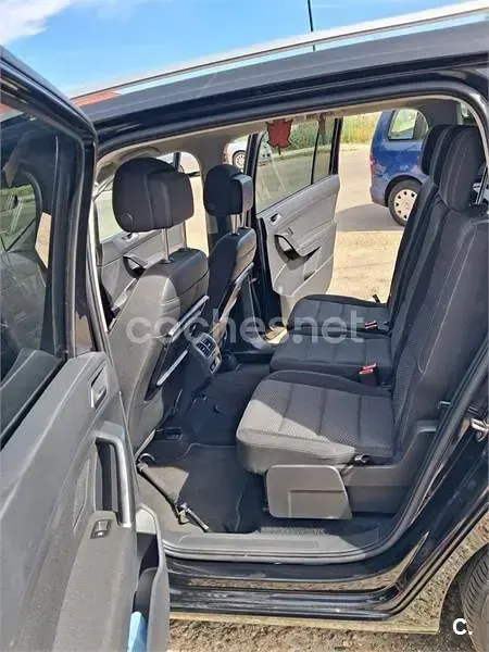 Usado VW Touran Advance 150 CV (110 kW) 2016 Negro Monovolumen