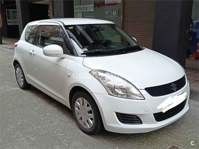 Blanco Usado 2011 Suzuki Swift Berlina | 5900 € (Buen precio) - Imagen 1/4