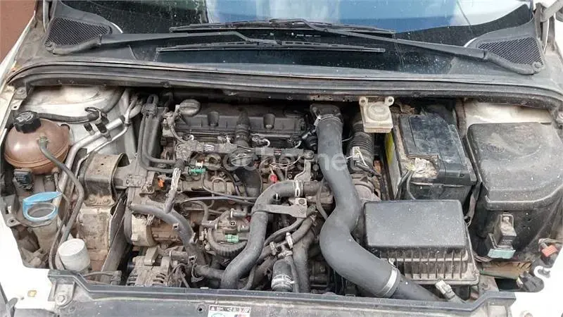 Usado Peugeot 307 110 CV (80 kW) 2004 Blanco Berlina