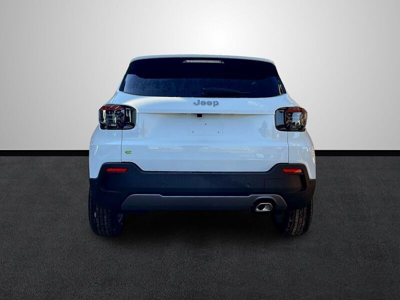 Usado Jeep Avenger Longitude 100 CV (73 kW) 2024 Blanco SUV