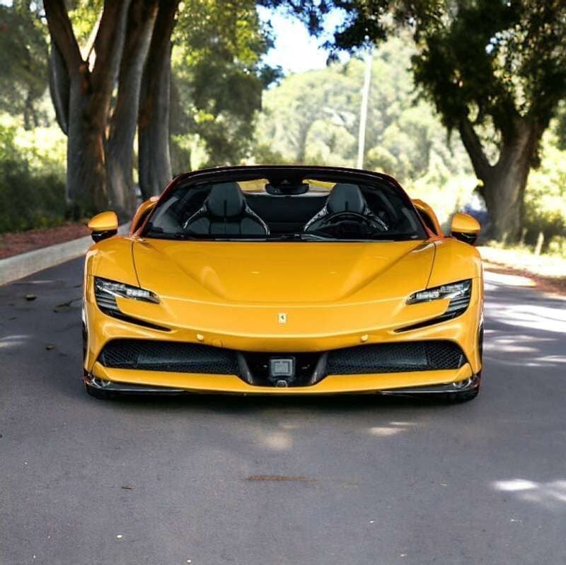 Amarillo Usado 2023 Ferrari SF90 Descapotable | 620.000 € - Imagen 1/4