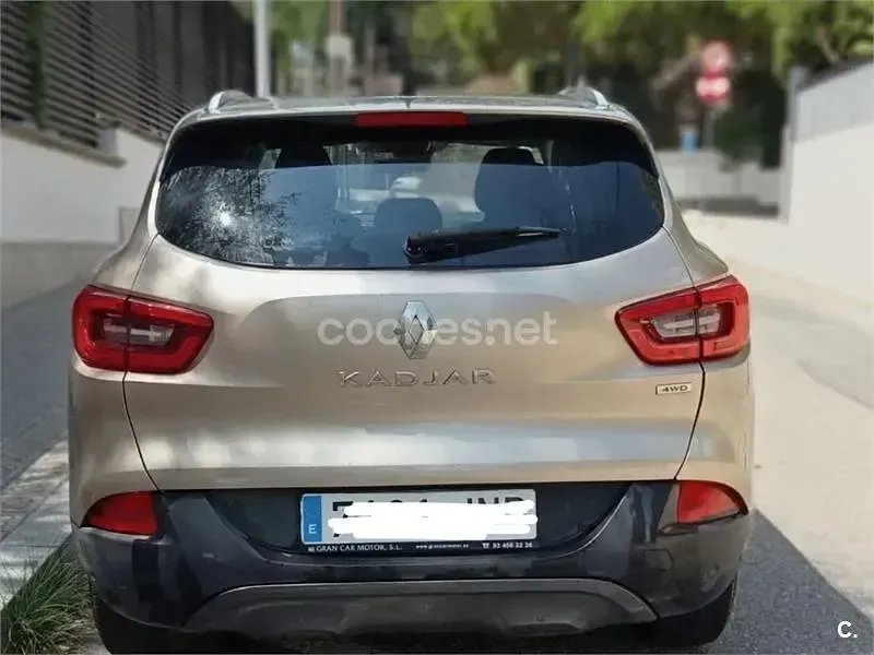 Usado Renault Kadjar Zen 130 CV (95 kW) 2016 Beige SUV