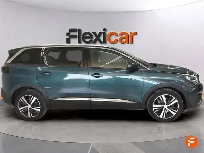 Usado Peugeot 5008 Allure 120 CV (88 kW) 2017 Verde SUV