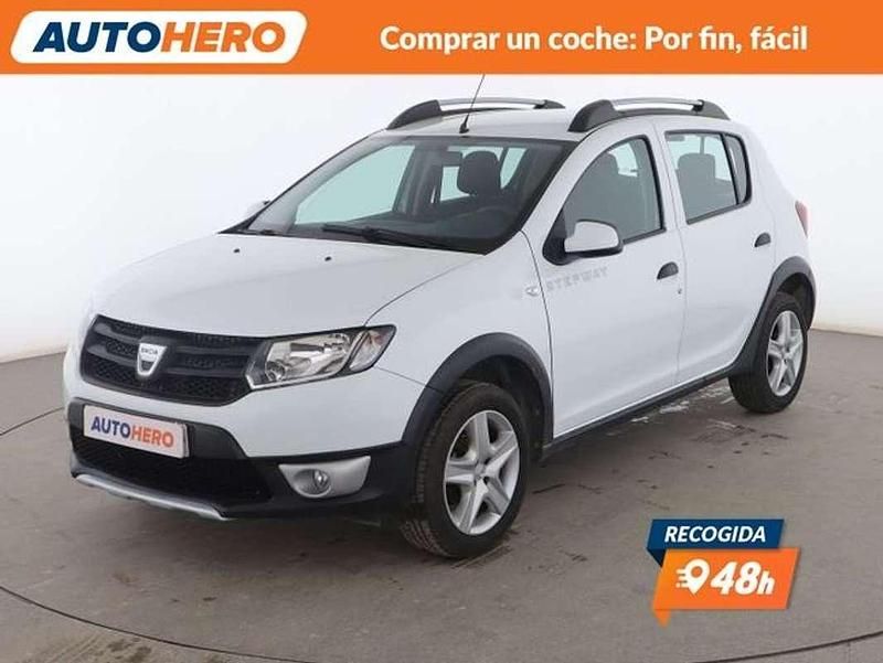 Usado Dacia Sandero Stepway 90 CV (66 kW) 2015 Blanco Utilitario