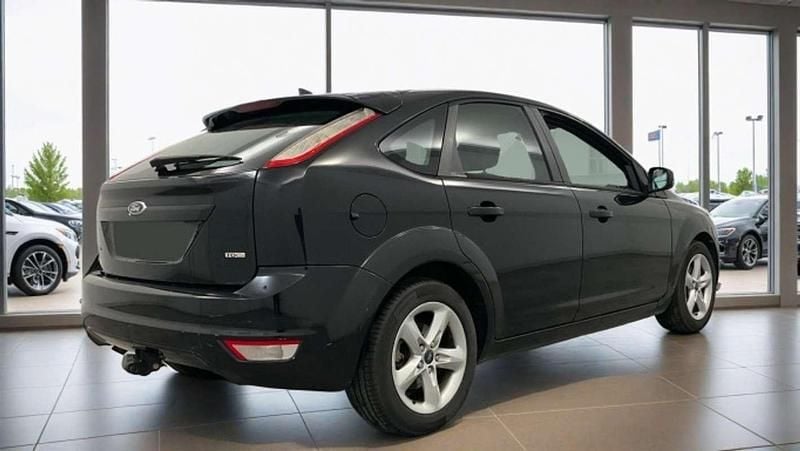 Usado Ford Focus Trend 109 CV (80 kW) 2010 Negro Utilitario