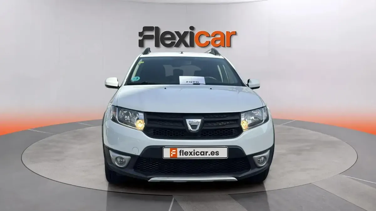 Usado Dacia Sandero Stepway 90 CV (66 kW) 2016 Blanco Berlina