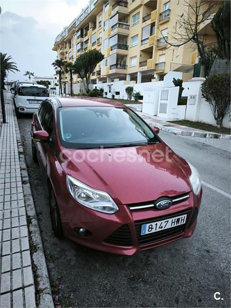 Usado Ford Focus Trend 125 CV (91 kW) 2014 Rojo Berlina