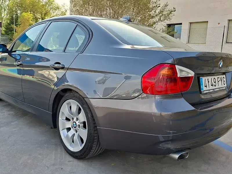 Usado BMW 320 163 CV (119 kW) 2007 Gris / plata Berlina