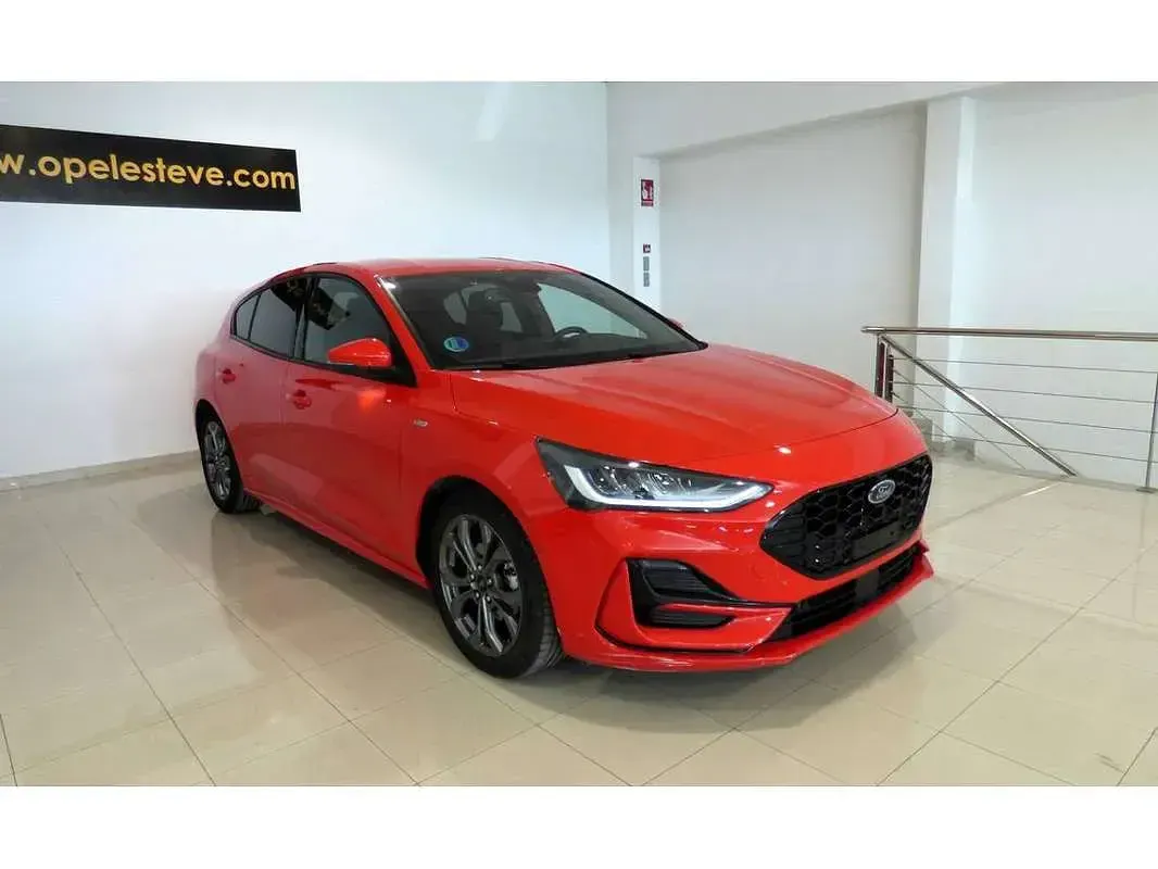 Usado Ford Focus Active X 155 CV (114 kW) 2024 Rojo Utilitario