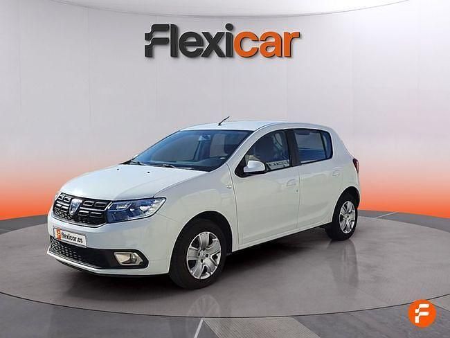 Usado Dacia Sandero Acces 73 CV (53 kW) 2020 Blanco Berlina