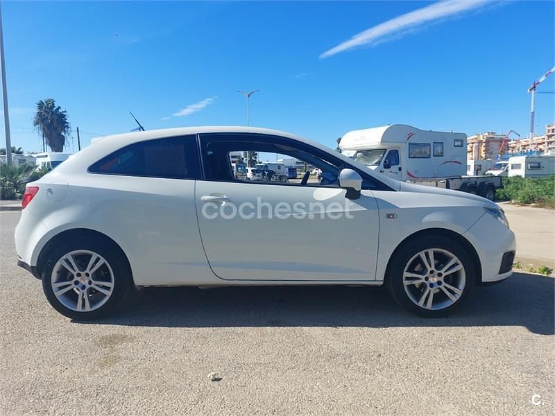 Usado Seat Ibiza SC 90 CV (66 kW) 2011 Blanco Utilitario