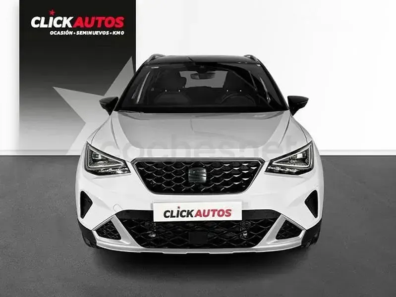 Usado Seat Arona Xperience 110 CV (80 kW) 2023 Blanco SUV