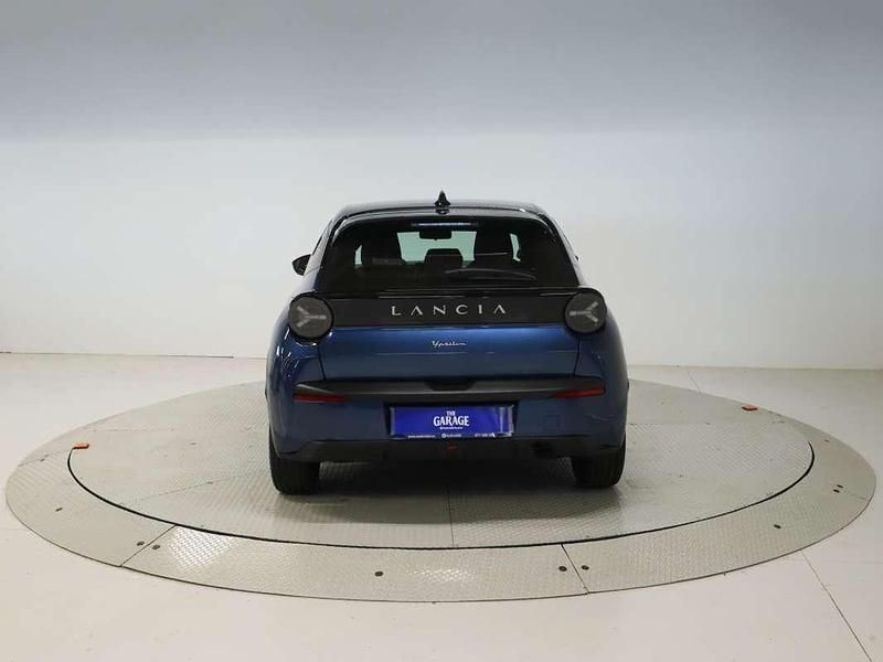 Usado Lancia Ypsilon 101 CV (74 kW) 2025 Azul Utilitario