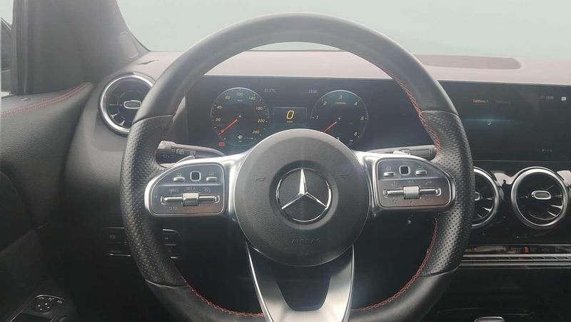 Käytetty Mercedes GLA200 150 HP (110 kW) 2022 Valkoinen Katumaasturi