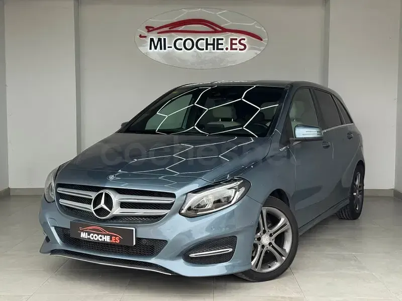 Usado Mercedes B180 109 CV (80 kW) 2015 Azul Monovolumen