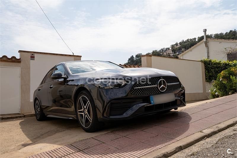 Usado Mercedes C220 200 HP (147 kW) 2023 Preto Sedan