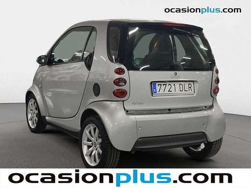 Usado Smart ForTwo Coupé Passion 61 CV (44 kW) 2005 Plateado Coupe