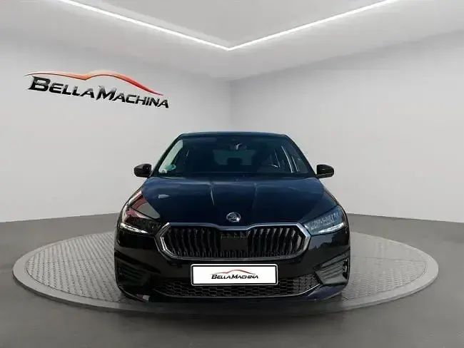 Usado Skoda Fabia Ambition 95 CV (69 kW) 2022 Azul Berlina