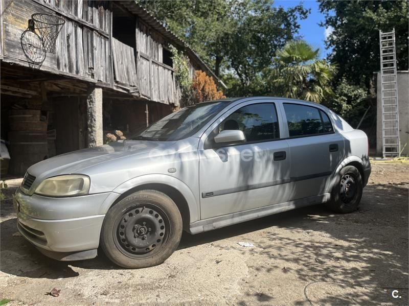 Gris / plata Usado 2002 Opel Astra Comfort Berlina | 1000 € (Precio justo) - Imagen 1/4