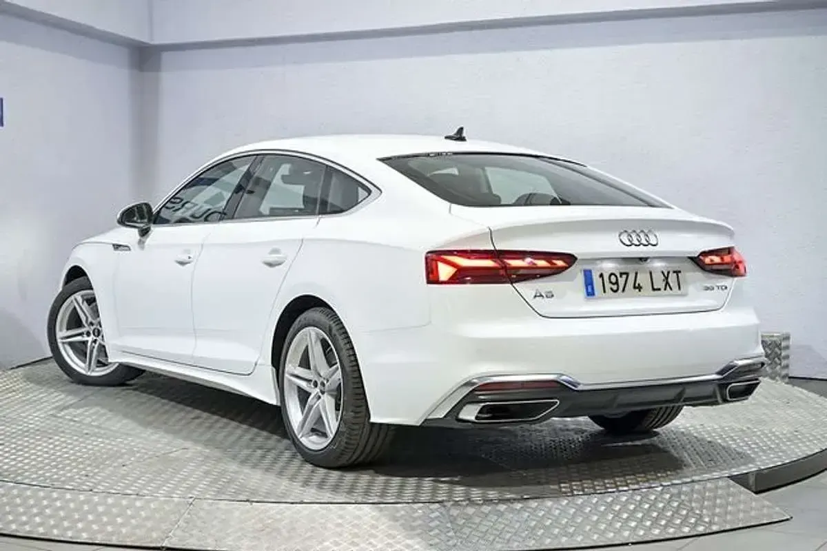 Usado Audi A5 S-Line 163 CV (119 kW) 2022 Blanco Coupe