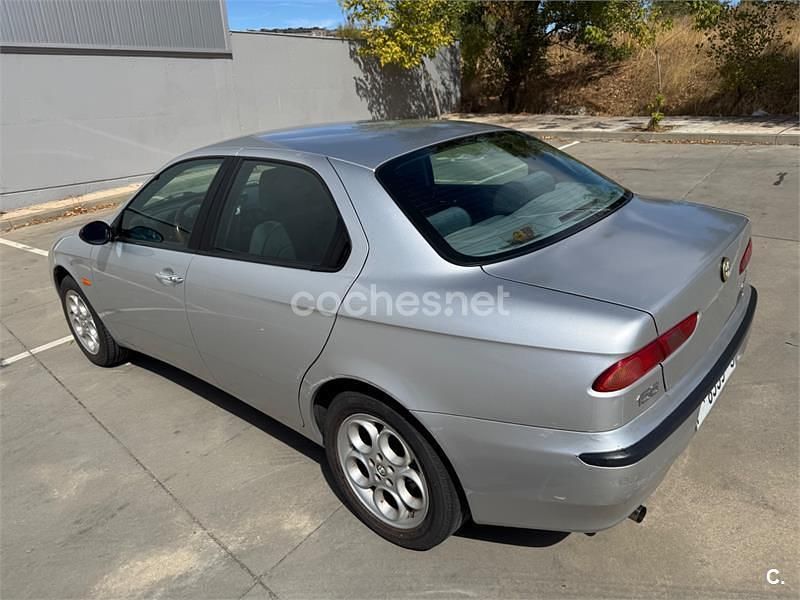 Usado Alfa Romeo 156 120 CV (88 kW) 1998 Gris / plata Berlina
