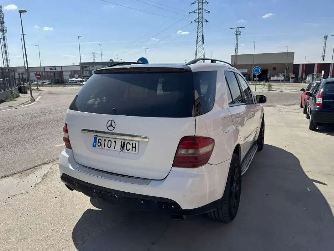 Usado Mercedes ML280 189 CV (139 kW) 2008 Blanco SUV