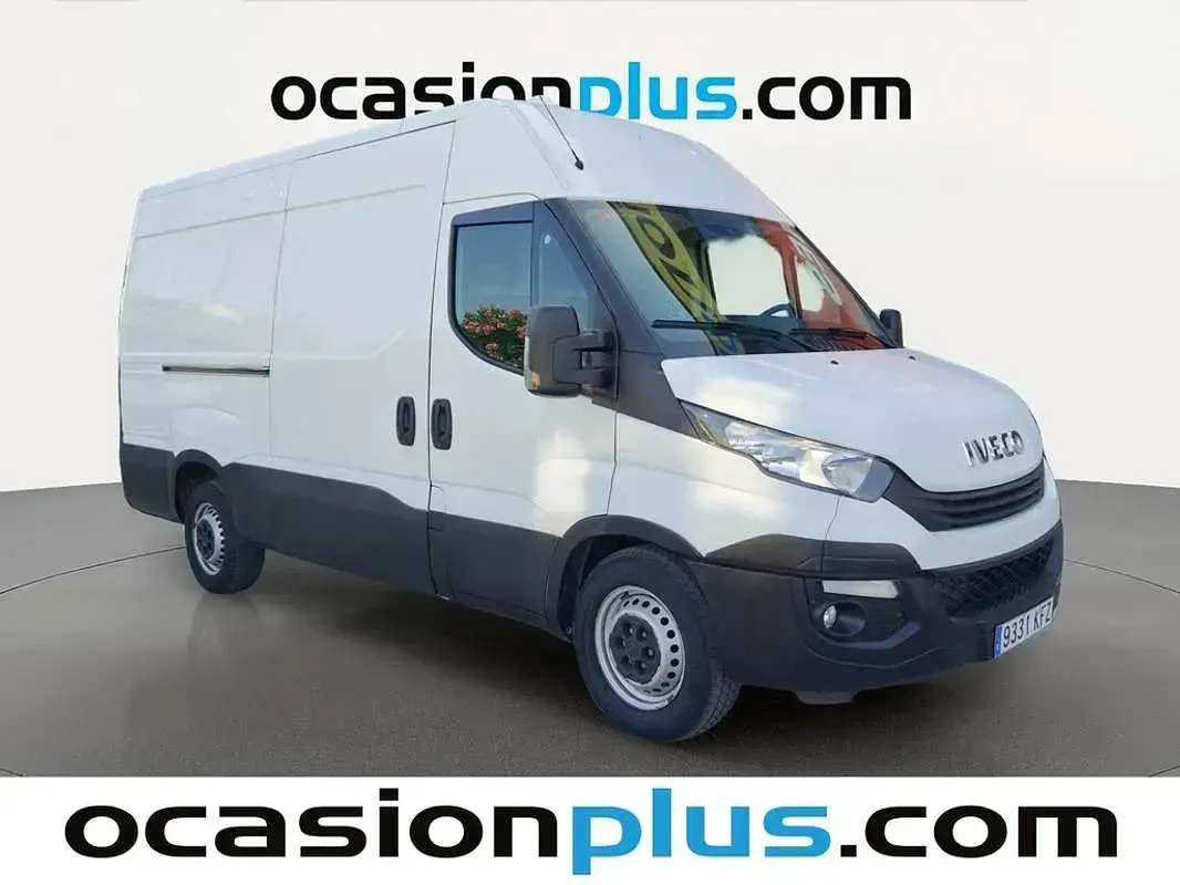 Usado Iveco 35.12 116 CV (85 kW) 2017 Blanco Van