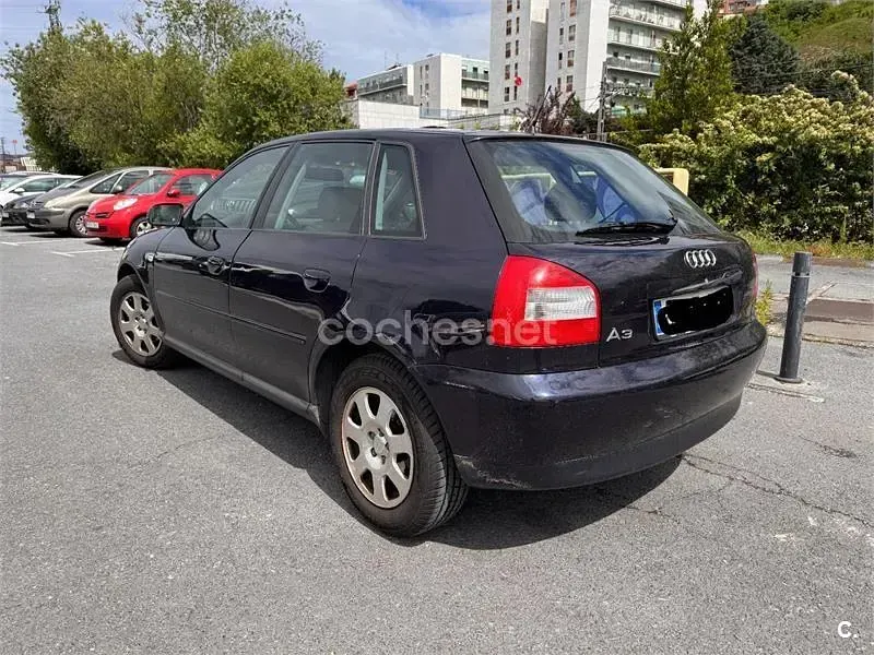 Usado Audi A3 Attraction 102 CV (75 kW) 2002 Azul Utilitario