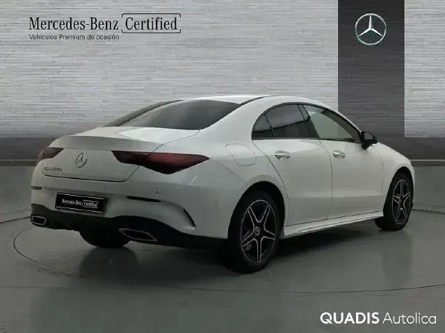 Usado Mercedes CLA250e 218 CV (160 kW) 2025 Blanco polar Berlina
