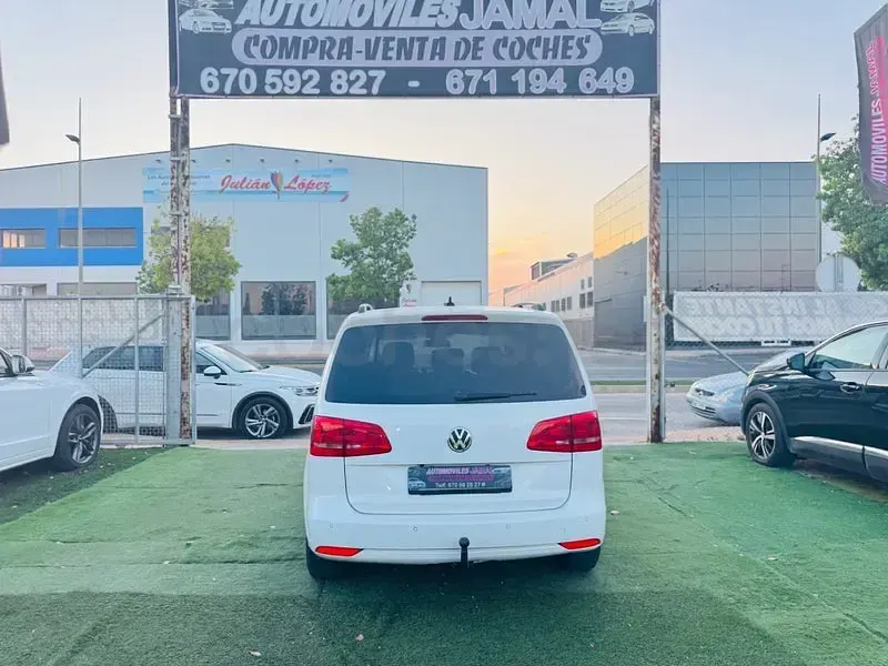 Usado VW Touran Sport 140 CV (102 kW) 2012 Blanco Monovolumen