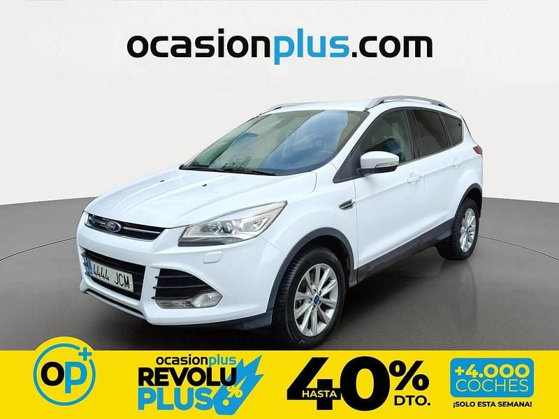 Usado Ford Kuga Titanium 150 CV (110 kW) 2015 Blanco SUV
