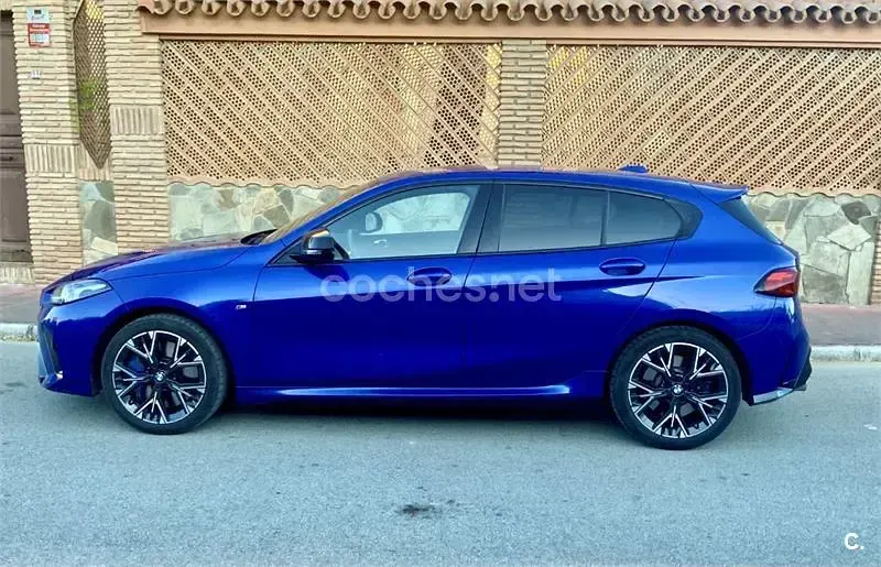 Usado BMW M135 Comfort Edition 300 CV (220 kW) 2024 Azul Utilitario