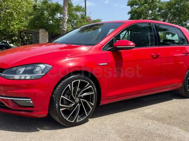 Usado VW Golf VII Advance 130 CV (95 kW) 2019 Rojo Berlina