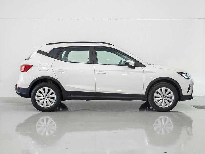 Usado Seat Arona Reference 95 CV (69 kW) 2023 Blanco SUV