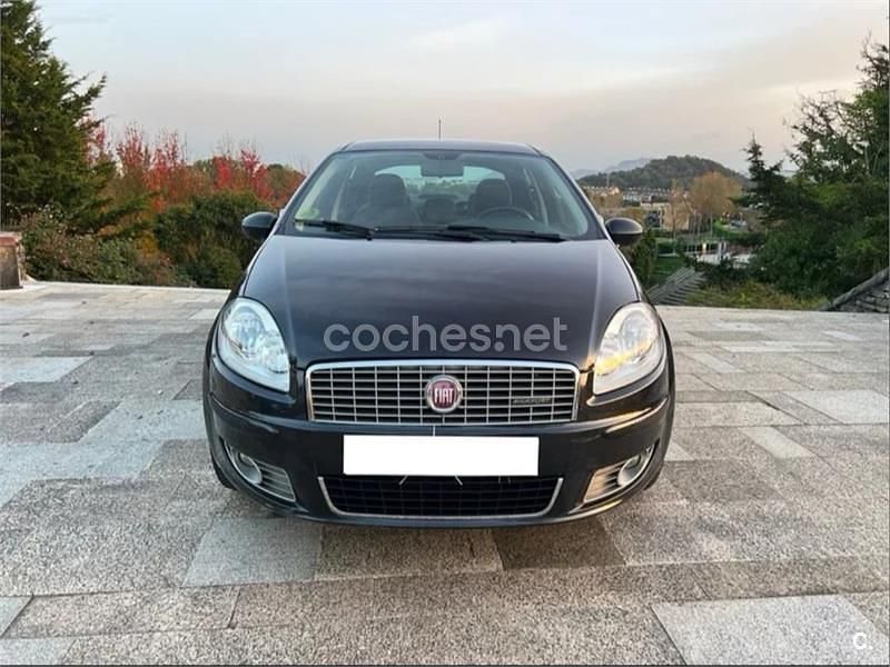 Używany Fiat Linea Life 105 KM (77 kW) 2012 Szary Sedan/Limuzyna