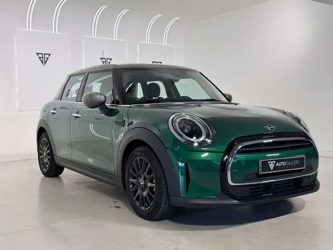 Usado Mini Cooper 136 CV (100 kW) 2023 Verde Utilitario