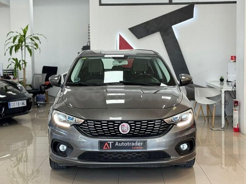 Usado Fiat Tipo Lounge 95 CV (69 kW) 2020 Gris / plata Berlina