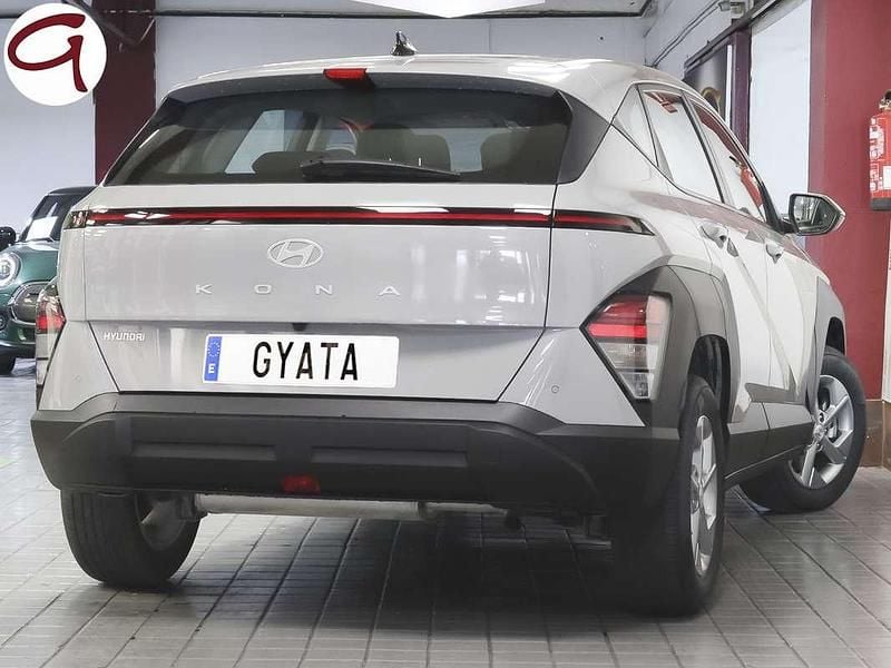 Usado Hyundai Kona 120 CV (88 kW) 2024 Gris SUV