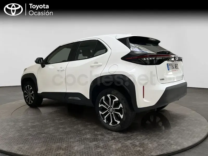 Usado Toyota Yaris Cross Active 116 CV (85 kW) 2022 Blanco SUV