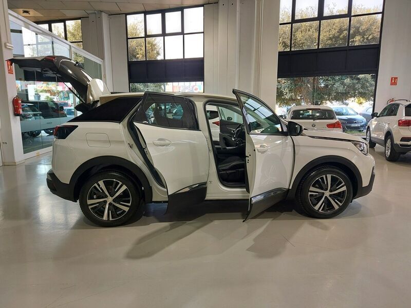Usado Peugeot 3008 Allure 130 CV (95 kW) 2019 Blanco SUV